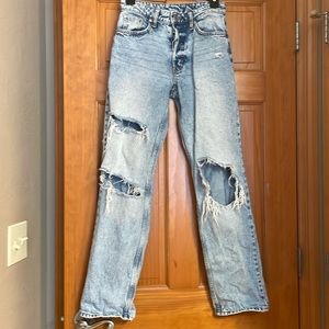 H&M 90’s Boyfriend Jeans